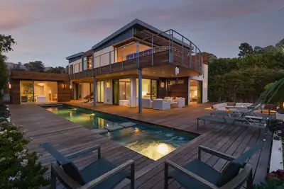 Image de Butterfly Beach Villa | Pool, Cabana & Ocean Views