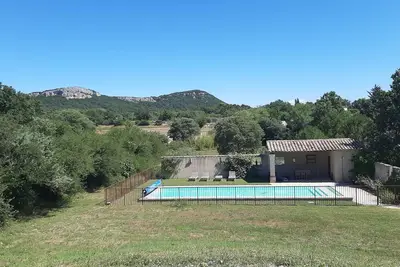 Image de Loue maison dans charmant village - 11 couchages - Uzès (30)
