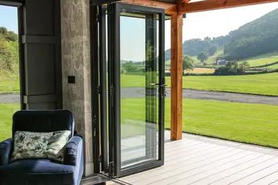 Image de Meadow View, luxury holiday cottage, with hot tub in Meifod, Powys