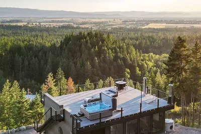 Mountain modern home 180 degree views