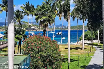 Image de 50 Shades of Blue. . .