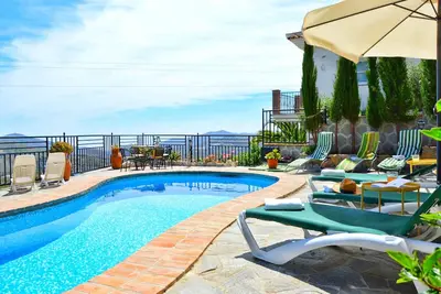 Image de Appartement \"Reina\" avec vue sur les montagnes, piscine, jacuzzi, Wi-Fi, climatisation et terrasse