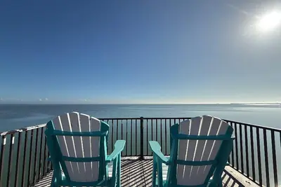 Vista Marquesa  4/3 Ground Level Home w/ Pool & 50` Dock