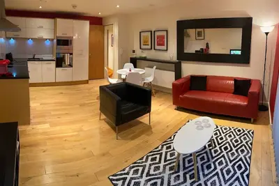 Image de The Sawmill Glossy Sleek Peaceful City Centre red
