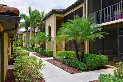 Image de Sunshine and More! River Strand Golf and Country Club Veranda Vacation Home