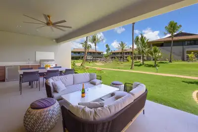Image de Klvr welcomes you to Honua Kai Luana Oceanfront Resort Resort & Pool view