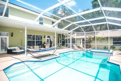 Image de The Oasis Retreat | Pool + Game Room + Basketball + Massive Yard | Near Beach & Golf