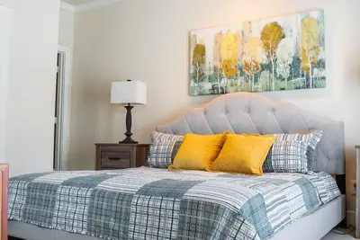 Image de New Modern Townhome near Downtown w/Private Garage