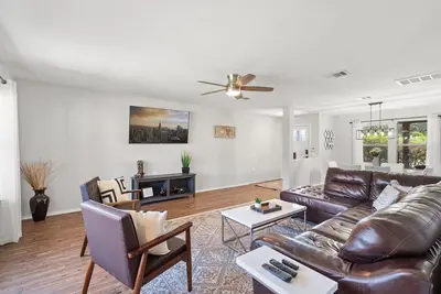 Image de Spacious Luxury Austin Home | 10 min to Downtown and Airport