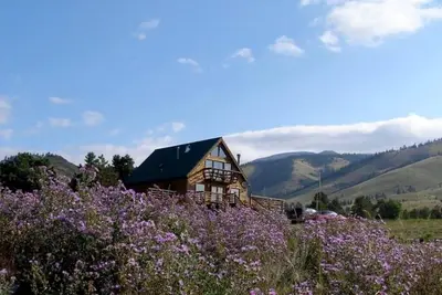 Image de Western Ranch for Weddings, Retreats, Reunions. Sleeps 30 in two lodging units,