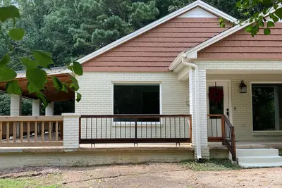 Image de The Porch House is New!