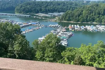 Image de Lake House with stunning view of Lake Cumberland