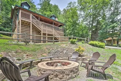 Mountain Cabin Getaway w/Hot Tub & Fire Pit!