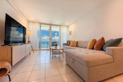 Image de Beachfront View 15th Floor 2br w/Parking @ Esj