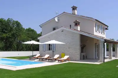 Image de Maison de vacances avec piscine et climatisation