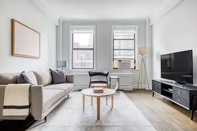 Image de Gorgeous Ues 1br w/ Dm, Elevator, nr. Central Park, by Blueground