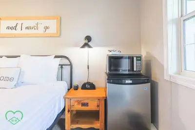 Image de Hotel Style Suite / All New Beds / Family-Friendly