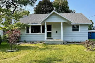 Image de Phoebe's Lake Escape · Private Home with Full Beach Access