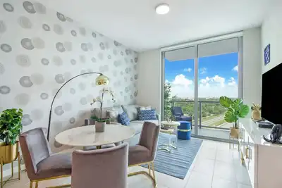 Image de 1 Bdrm Condo Lovely Decor, Great Location