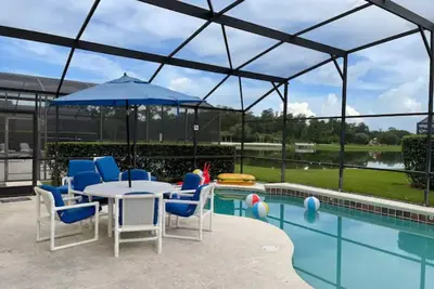 Image de Beautiful Lakeview 5 bedroom villa with private pool, Close to all Disney Parks