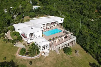 Image de St. Croix - Villa Views at Hermon Hill!