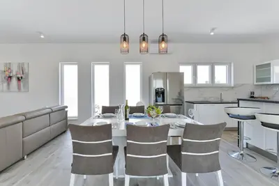 Image de Maison de vacances pour 8 personnes  + 1 enfant env. 125 qmà Vrsi, Dalmatie (Nord de la Dalmatie)