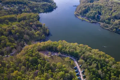 Image de 103) Eagle Farmhouse Style Cabin. Close to Hocking Hills State Park and more!