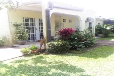 Image de Maison avec jardin et securité 24h/24