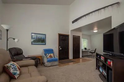 Image de 2 story chalet newly remodeled and close to outdoor fun