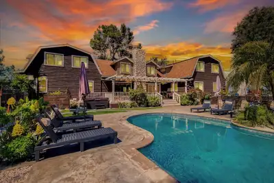 Image de Chateau Syrah by AvantStay | Picturesque Estate w/ Pool, Hot Tub & Pickleball