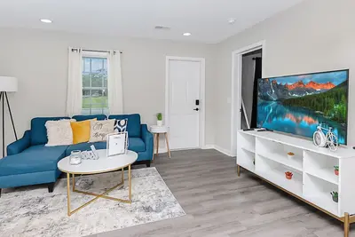 Image de The Cozy Cola Bungalow | Minutes to Downtown, UofSC, and Fort Jackson