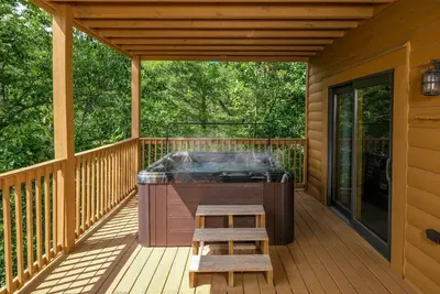 Image de Private hot tub and mountain views for miles! - Cali's Place
