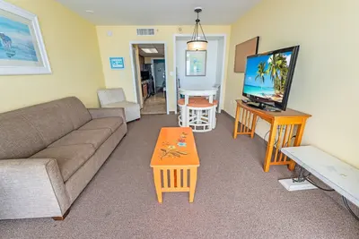 Image de Beach condo w/ balcony & hot tub