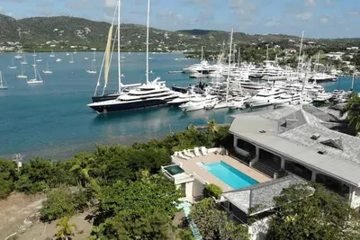 Image de Bluff House, Walk to Marinas and Beach, Pool, Views, Amazing location.