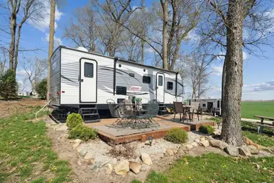 Image de Comfy Coleman rental camper in Delhi, Ia