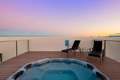 Image de Private Rooftop Spa Penthouse apartment - Sierra Grand - CoastHM