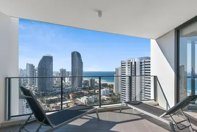 Image de Large Ocean Views 4br Sub-Penthouse - Sierra Grand - CoastHM