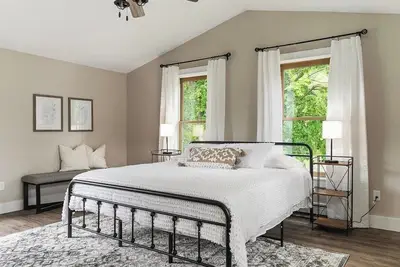 Image de Charlevoix Escape: Ski, Hike, Beach & Chill