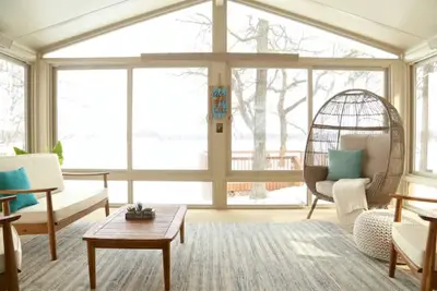 Image de Cabin Escape - Lakefront - Sauna - Firepit - Paddleboards - Kayak