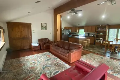 Image de Family friendly home located in the woods just 15 minutes from town