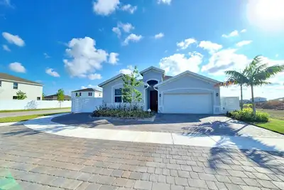 Image de One Story Luxury Villa with Hot Tub