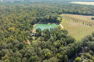 Image de Woodland Gameday Getaway Near Tuscaloosa – Pond Views, Pavilion, Firepits & More