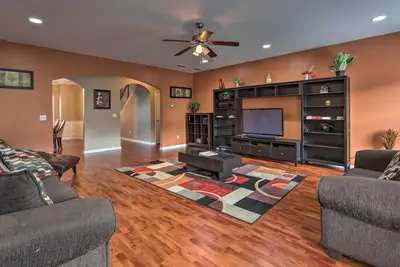 Image de Family Getaway w\/ Movie Room Near Atlanta!