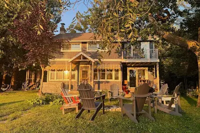 Image de Cottage Lakefront Cozy sur cristal clair Crystal Lake