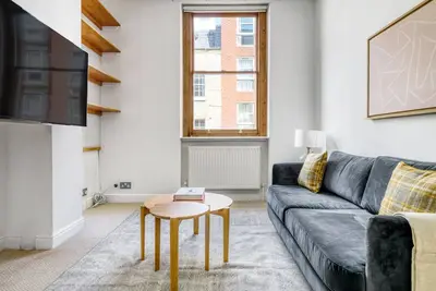 Image de Traditional Fitzrovia 2br nr. Great Portland Str st, by Blueground