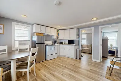Comfortable condo with partial Ac, and high-speed WiFi.