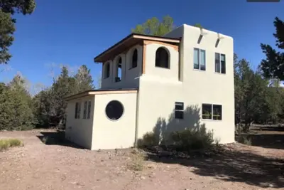 Image de Hummingbird Hacienda - Beautiful unique house with a taste of wilderness