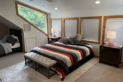 Image de 5 bedroom 3000 sq foot custom Home near Boone & Asu campus. <br>