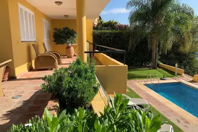 Image de Villa \"Casa Heidi\" avec vue sur la mer, piscine, balcon, climatisation et Wi-Fi