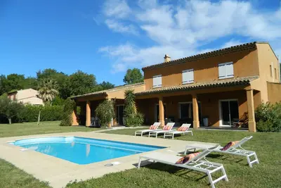 Image de Magnifique villa avec piscine pour 10 personnes